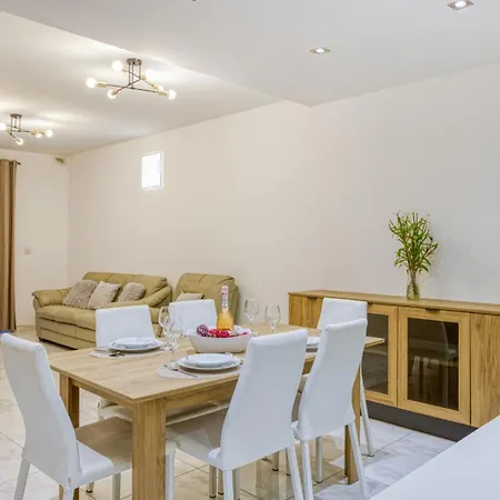 Stylish 3br St Julians Walk To Everything *