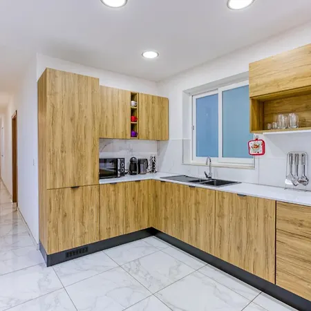 Apartment Stylish 3br St Julians Walk To Everything San Ġiljan